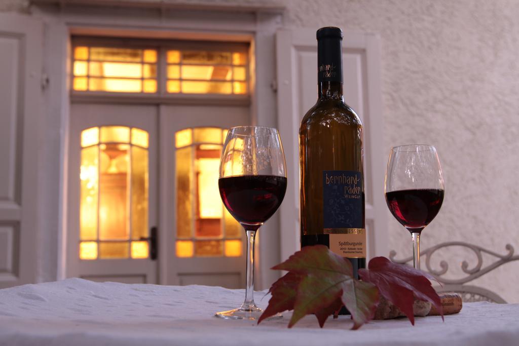 Bio-Weingut, Gaestehaus Und Kraeuterhof Flomborn Exterior photo